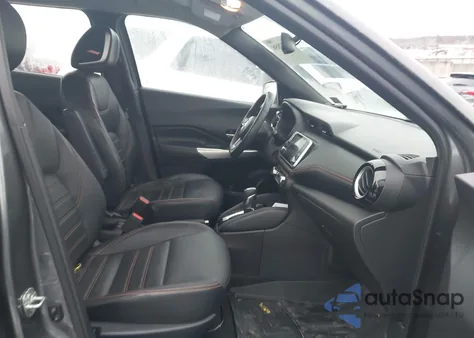 2018 Nissan Kicks Sr z USA, uszkodzony, nr VIN 3N1CP5CU0JL537043